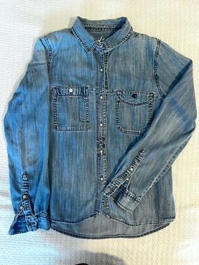 Madewell Blue Denim Button-Up Shirt